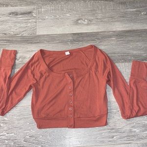 workout shirt